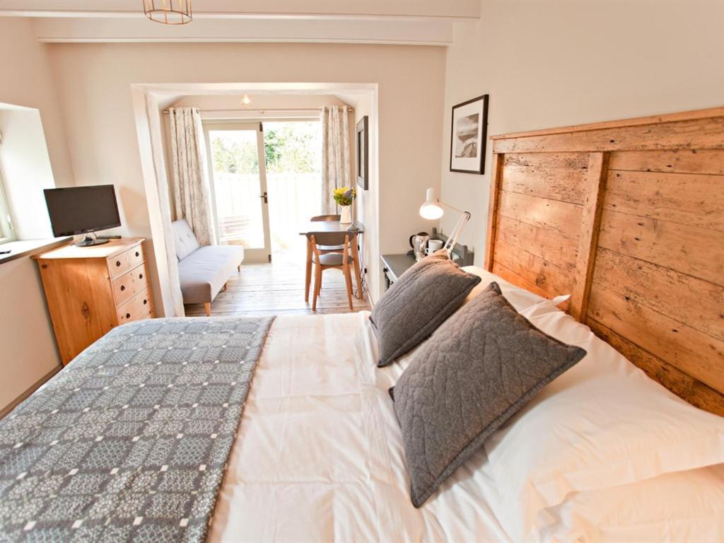 ニューポート Grove Park Bed & Breakfast エクステリア 写真